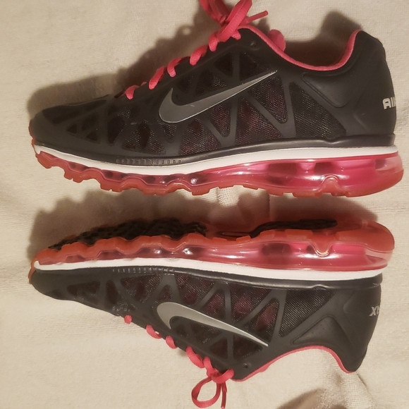 Womens Nike Air Max running sneaker - Picture 9 of 12